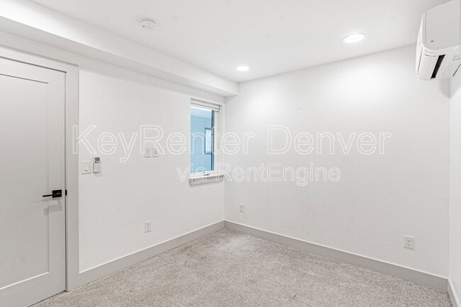 Building Photo - 1468 Yates St
