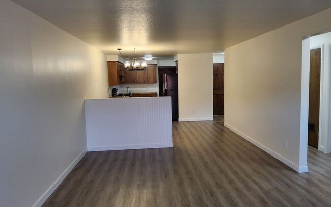 Building Photo - Super cute 3 bedroom, 2 bath Meridian duplex located within walking distance to Meridian Middle S...