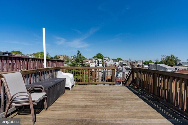 Foto del edificio - 223 S Collington Ave