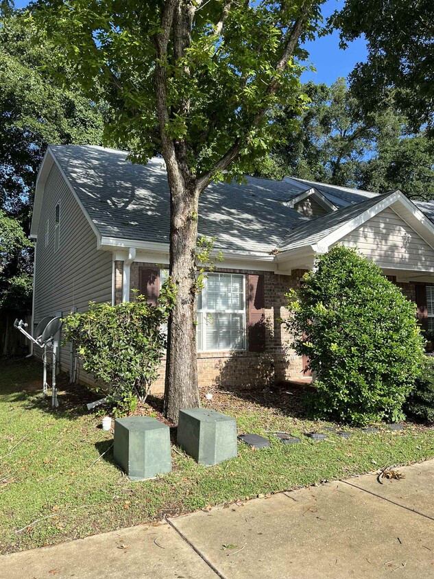 Foto principal - 2738 W Tharpe St