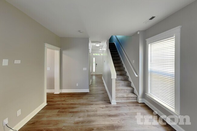 Foto del edificio - 13528 Swinton Rd