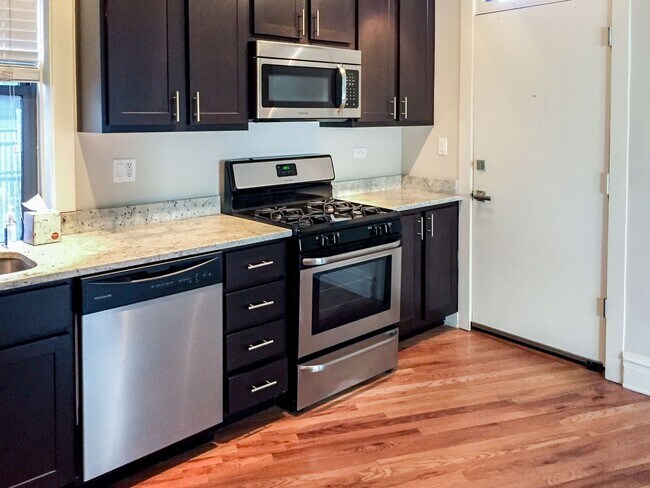 Foto del edificio - 2229 W Wilson Ave