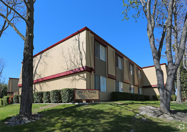 Garden Style with Garages - Santa Maria Apartments