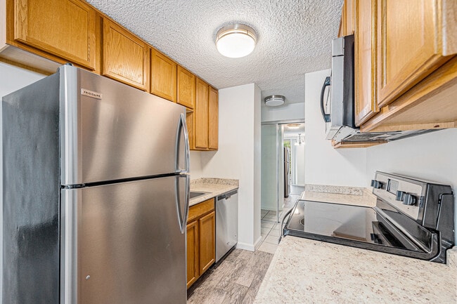 Kitchen - 2225 Buchtel Blvd