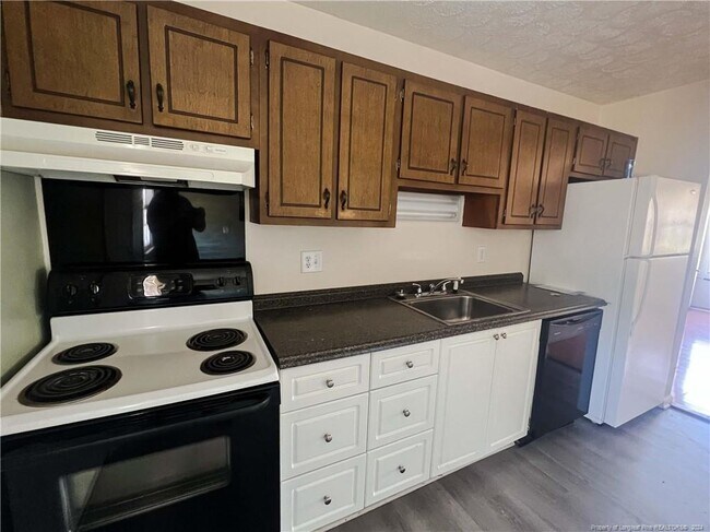 Foto del edificio - 1211 Southwood Dr
