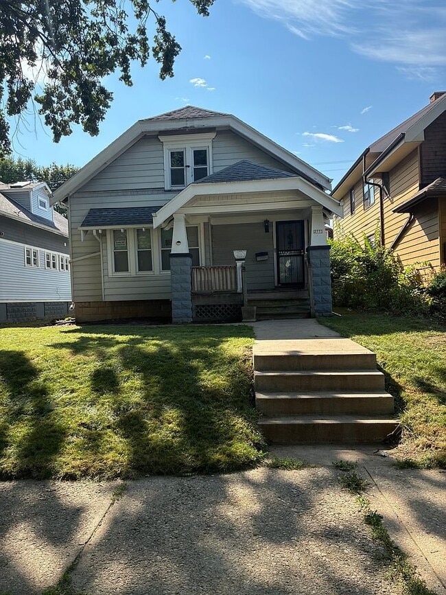 Building Photo - 2773 N 48th St