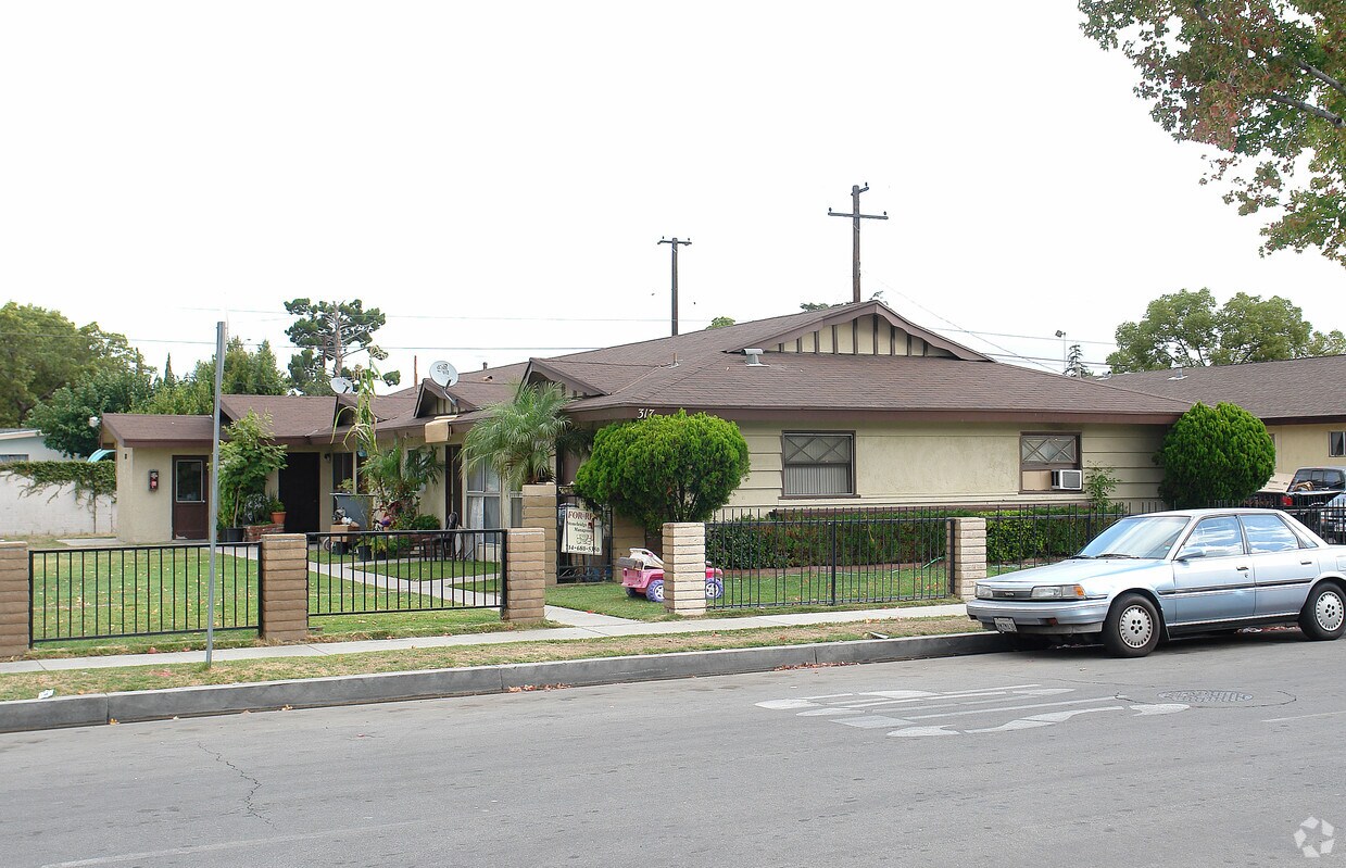 Primary Photo - Guinida Lane Apartment Homes