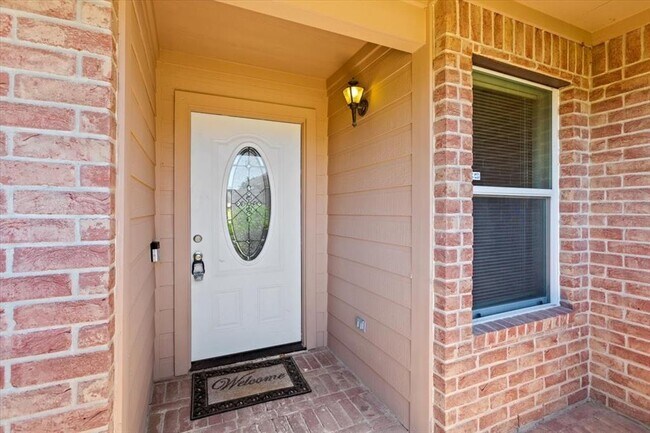 Building Photo - 20334 Desert Willow Dr