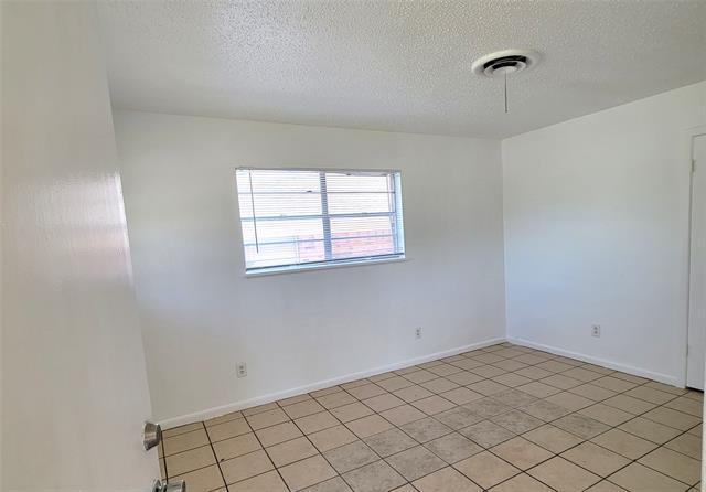 Foto del edificio - 1528 W Elm St
