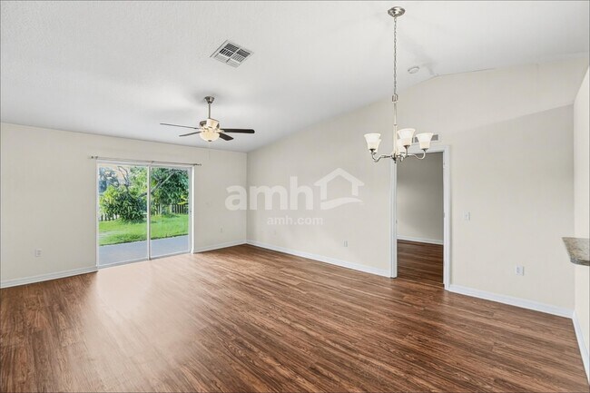 Foto del edificio - 520 Brown Bear Way