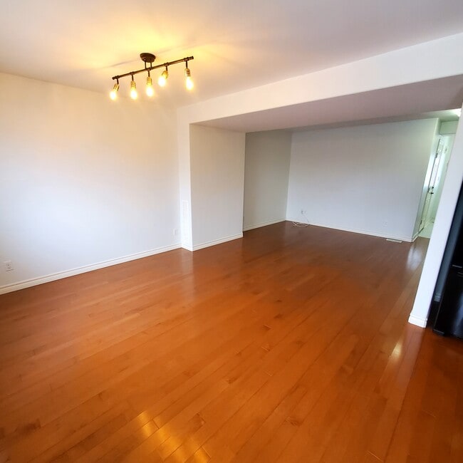 Building Photo - 50 Princeton Pl