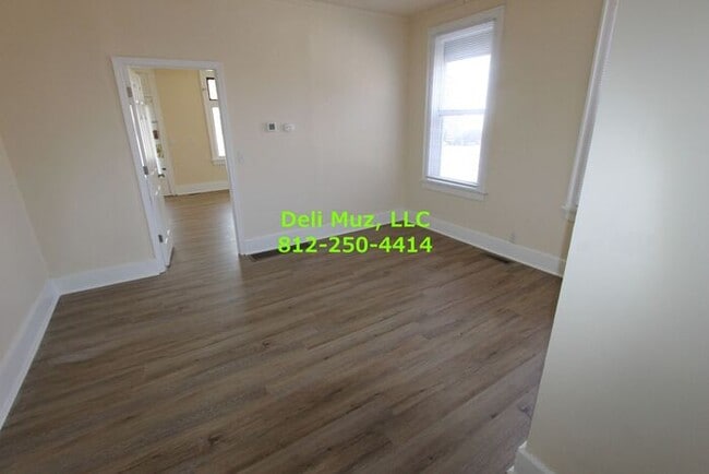 Building Photo - We Pay Water! Recently Renovated 1 Bed, 1 ...