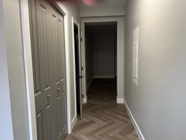 Building Photo - eml649