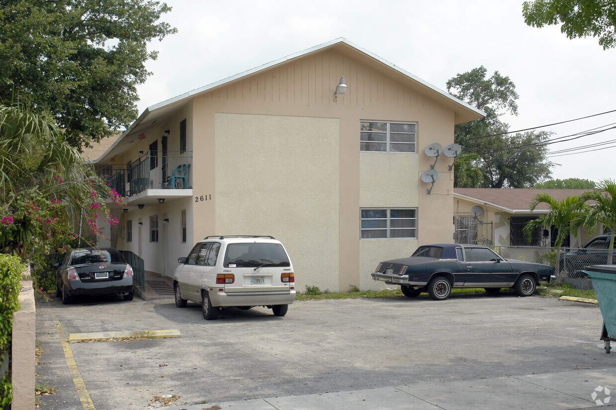 Building Photo - 2611 NW 32nd St