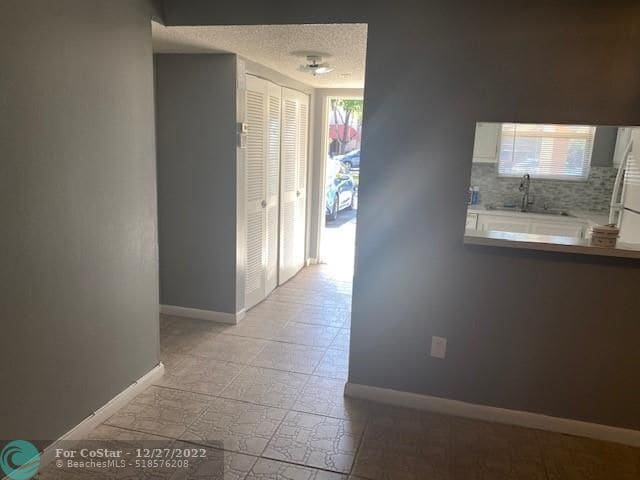 Building Photo - 6550 Royal Palm Blvd