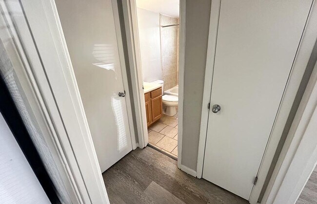 Foto del edificio - 551 Lowell Ave