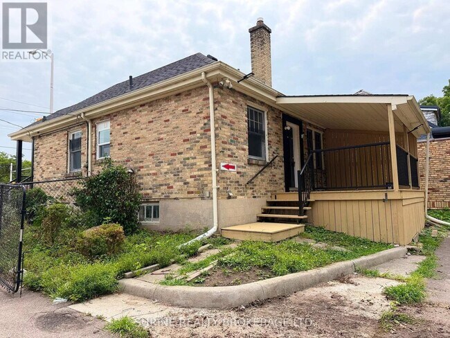 Photo du bâtiment - 367 Springbank Dr