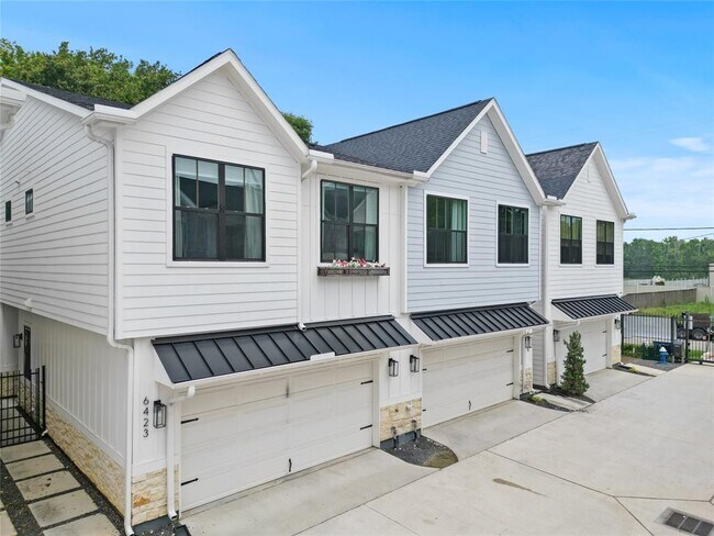 Foto del edificio - 6423 Highland Pine Ln