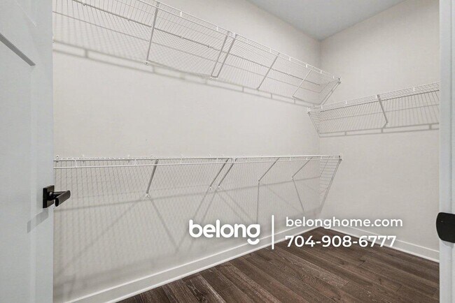 Building Photo - 6529 Cumberland Dr