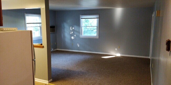 Foto del edificio - Spacious Pet Friendly 1 Bedroom with AC