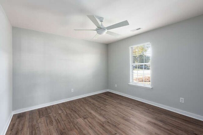 Foto del edificio - 1291 Chatfield St