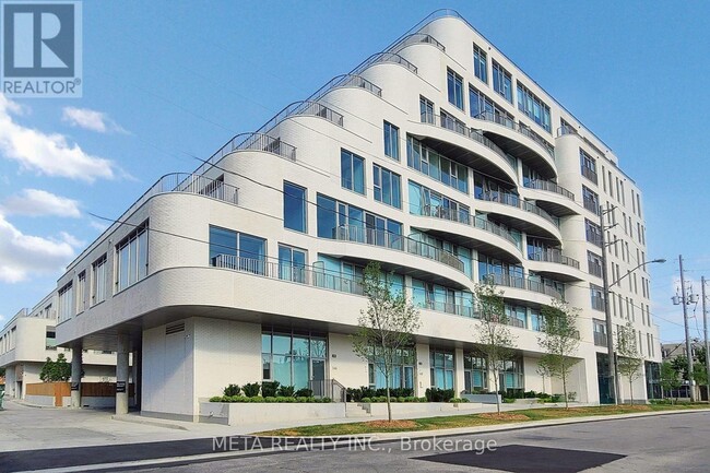 Building Photo - 689 The Queensway