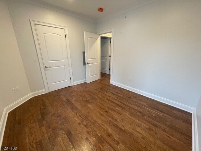 Building Photo - 226 Morris Ave