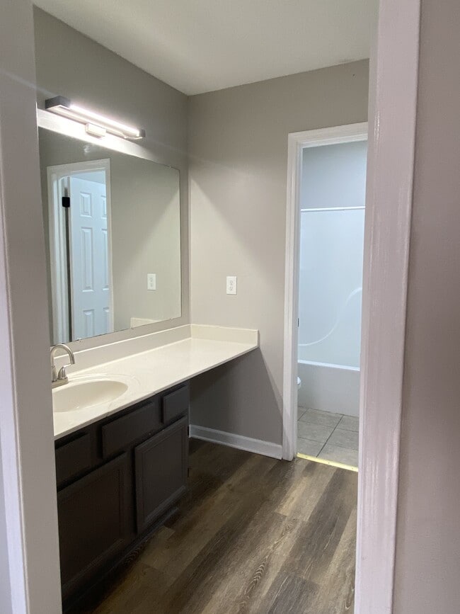 Building Photo - 145 Viking Dr