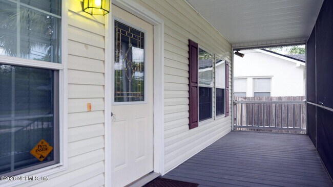 Foto del edificio - 3237 Mayflower St