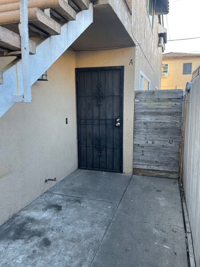 8997 Alexander Ave Unit A, South Gate, CA 90280 Apartments in South