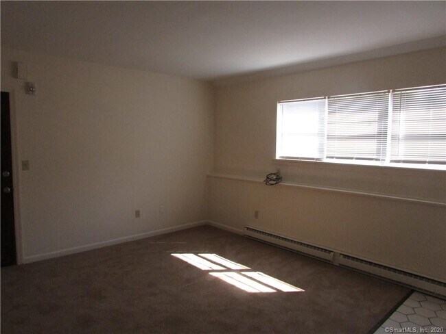 Building Photo - 73 Belair Dr