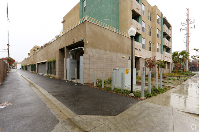 Building Photo - Jefferson Park Terrace