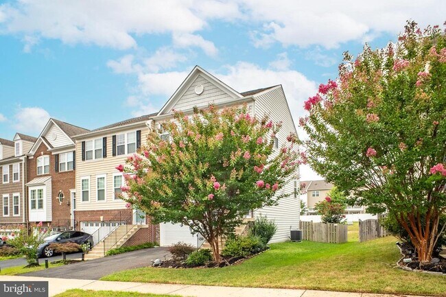 Foto del edificio - 16660 Bolling Brook Ct