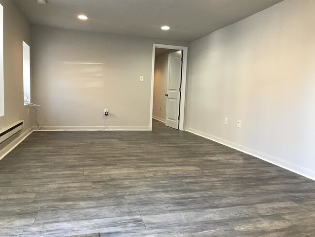 Building Photo - 1823 N 59th St
