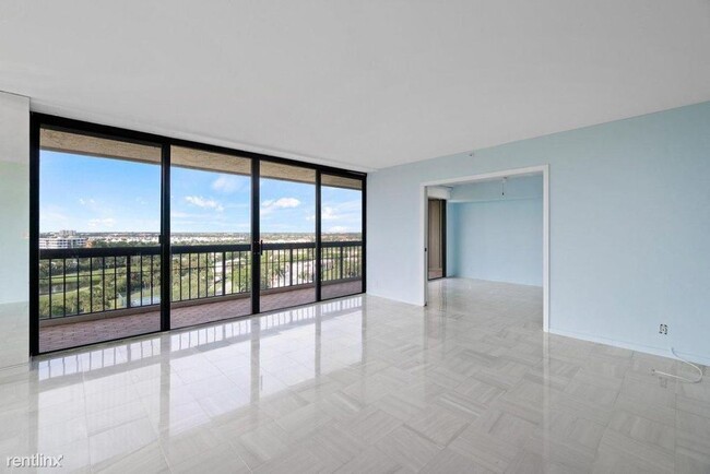 Building Photo - 2 br, 2 bath Condo - 1900 Consulate Pl