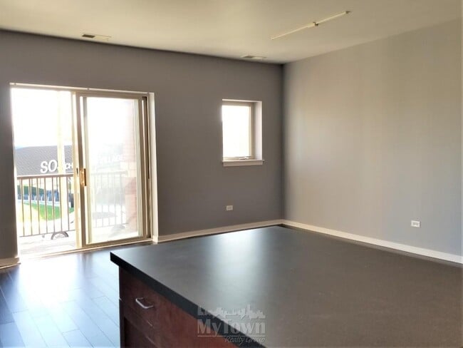 Foto del edificio - Pristine Roosevelt Square Condo