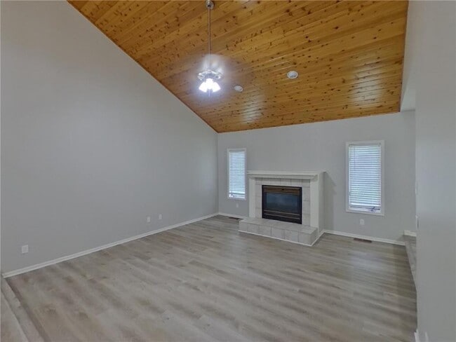 Building Photo - 209 Greenbriar Ln