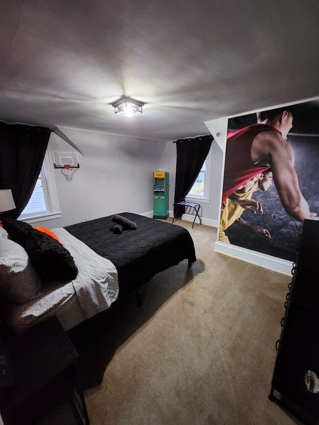 Building Photo - Beautiful Cleveland Heights Home – Prime Location