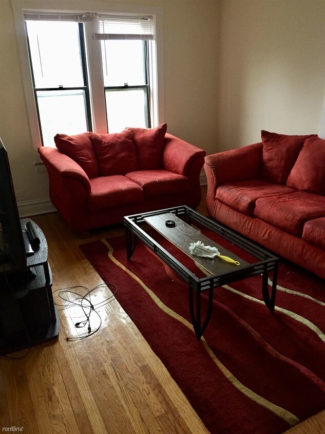 Foto principal - 2500 N Racine Ave