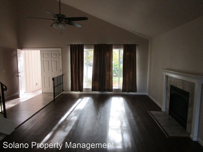 Building Photo - 3 br, 2.5 bath House - 504 Yuba Cr.