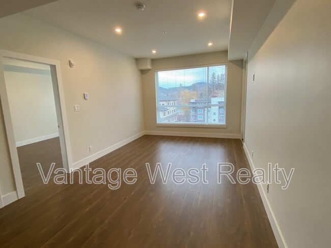 Photo du bâtiment - 1925-1925 Enterprise Way