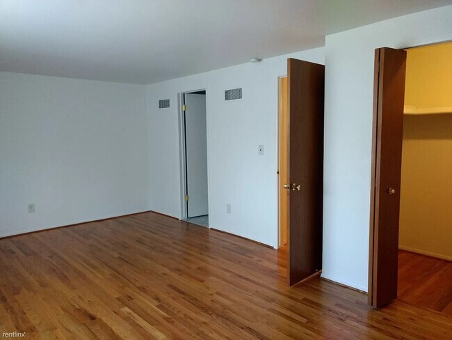 Building Photo - 1007 Terrace Ln