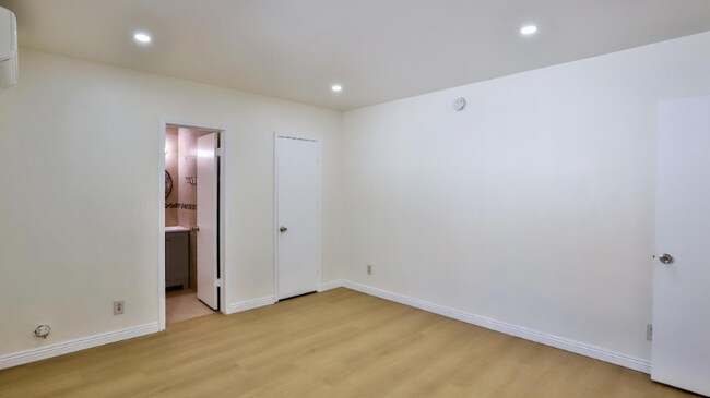Foto del edificio - 247 N Catalina St