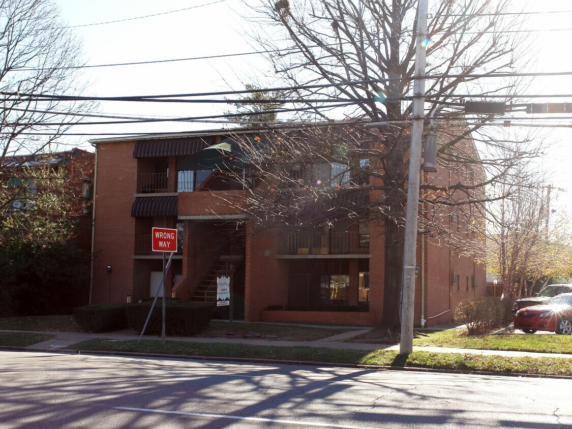 Building Photo - Peppertree Apts