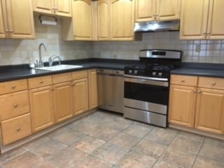 Eat-In Kitchen View 2 - 46 Garden Pl