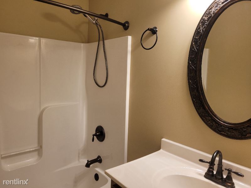 Foto principal - 3 br, 2 bath House - 528 N Second St