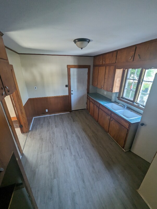 220 Hamilton Ave Lorain, OH 44052 – photo 4