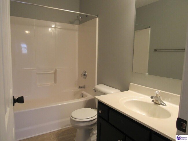 Building Photo - 416 Jey Dr