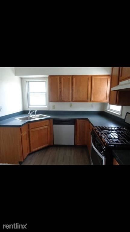 Foto del edificio - 3 br, 1 bath Apartment - 1294 Fry Ave