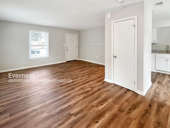 Building Photo - 1011 Dedmon Dr